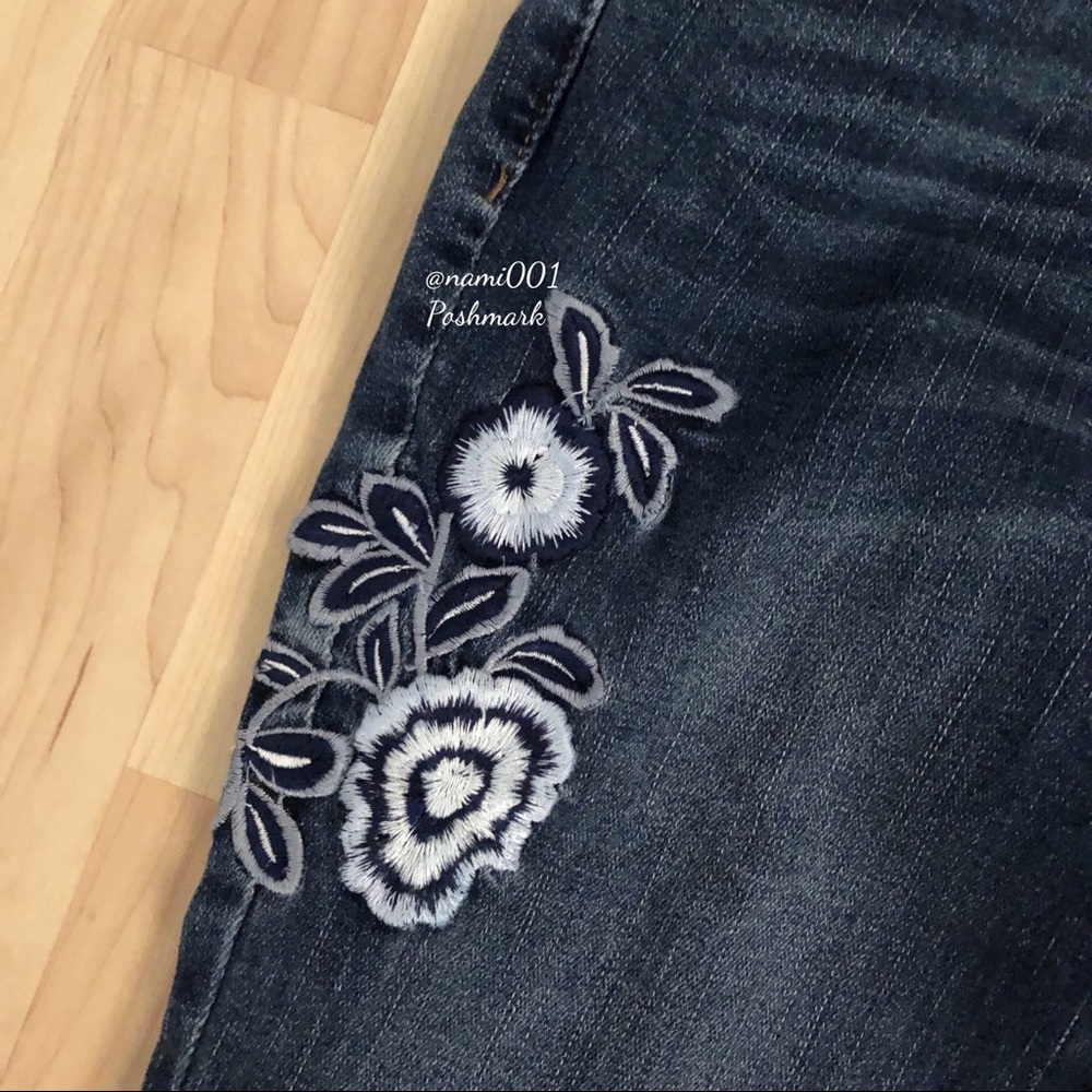 White House Black Market WHBM Bootcut Denim Jeans EUC - Picture 4 of 5